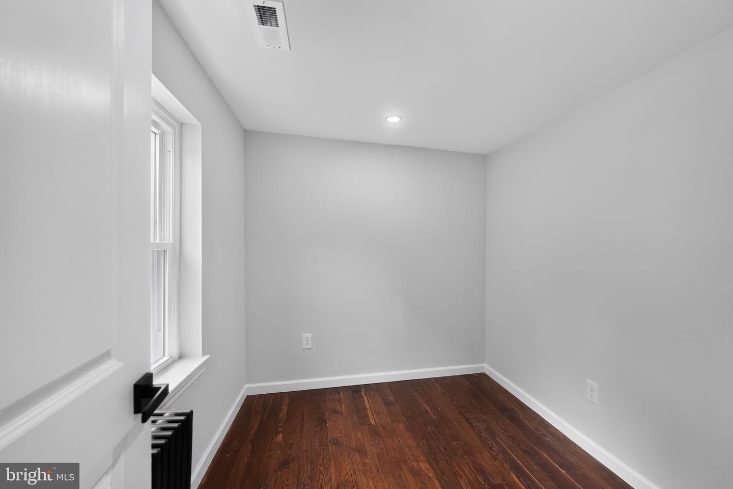4469 Silverwood St Property Photo 19