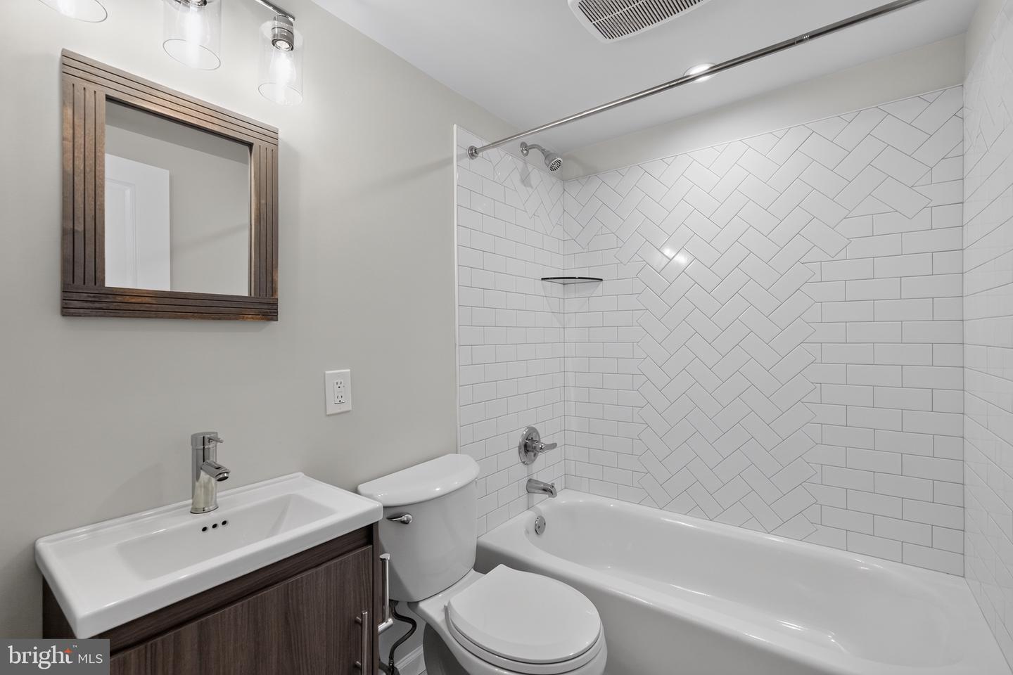 4469 Silverwood St Property Photo 26