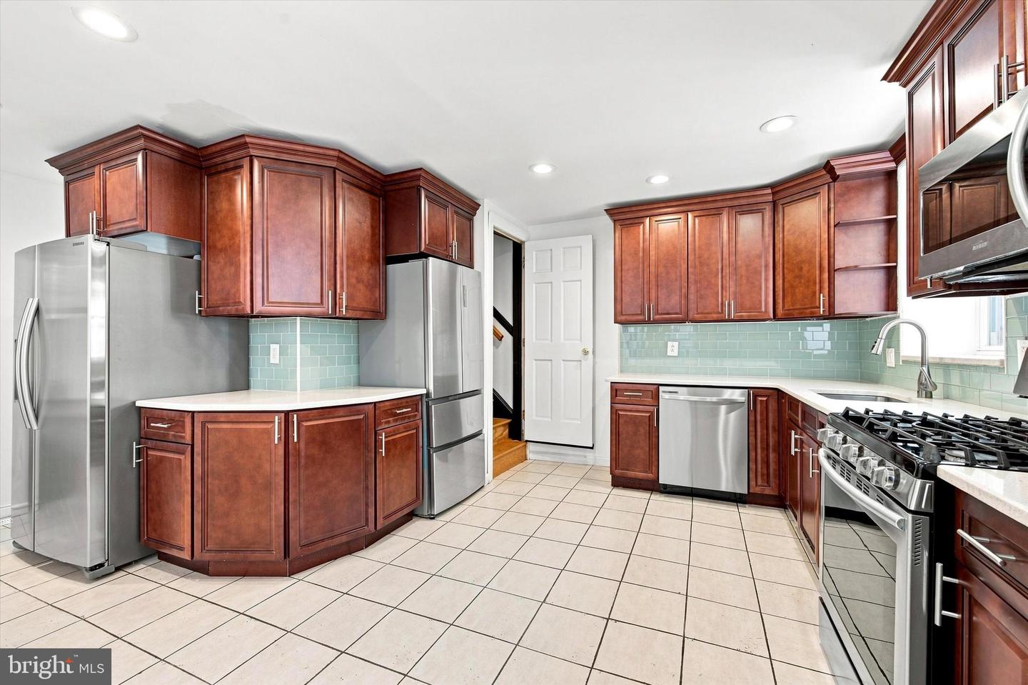 4518 Walnut St Property Photo 8
