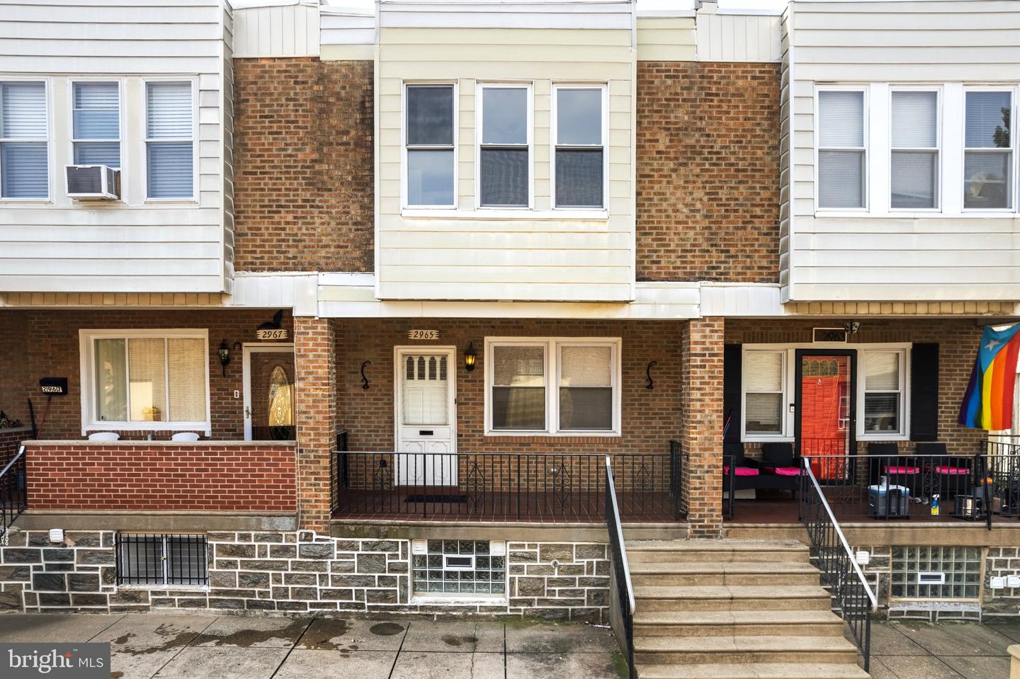 2965 Livingston St Property Photo 1