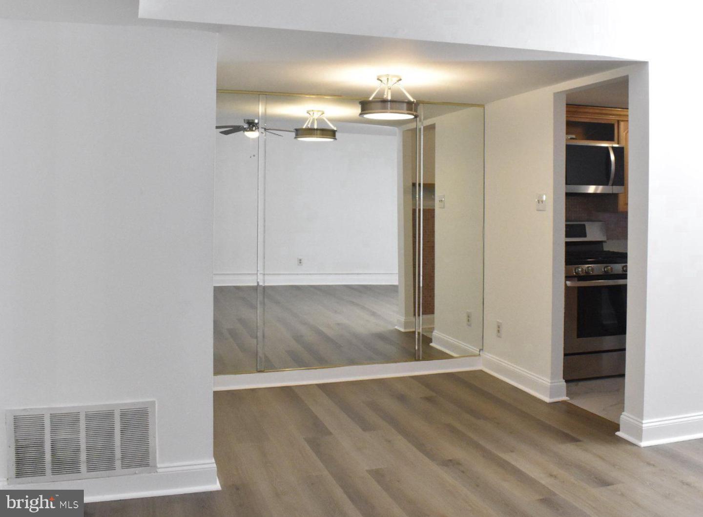 323 Shawmont Ave #c Property Photo 10