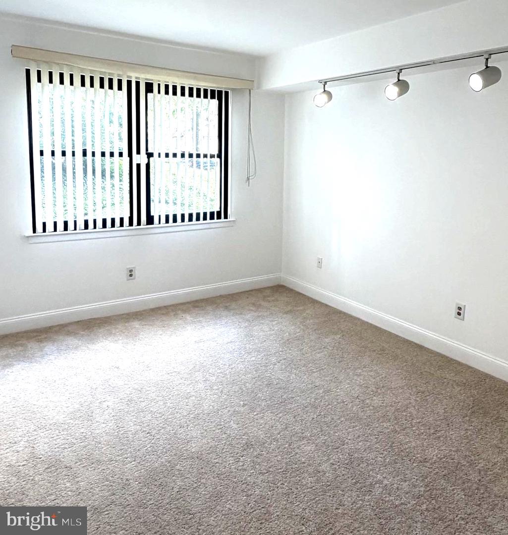 323 Shawmont Ave #c Property Photo 18