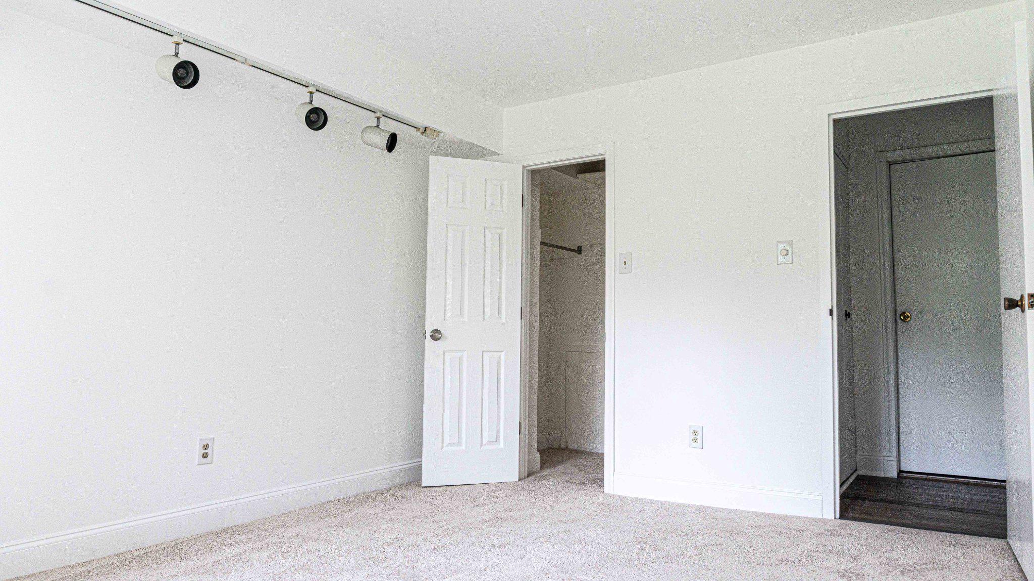 323 Shawmont Ave #c Property Photo 20