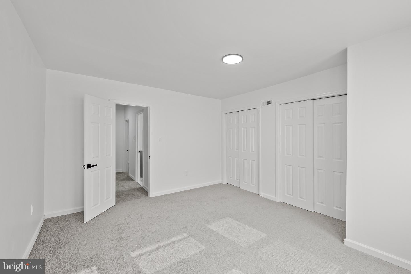 5834 N 15th St Property Photo 23