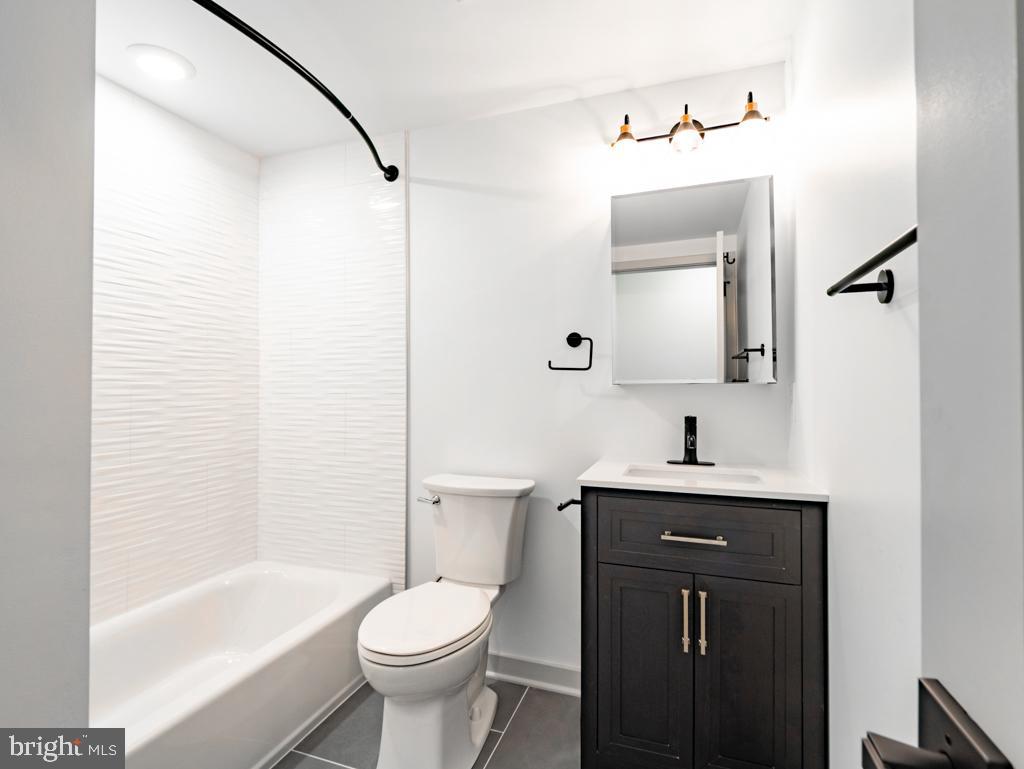 8327 Ridge Ave #306 Property Photo 4