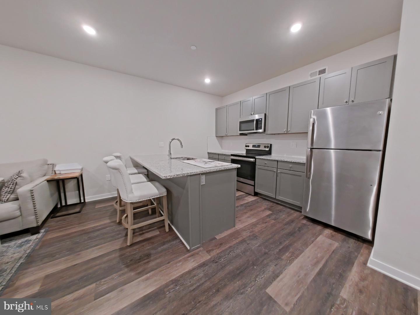 4217 Chestnut St #206 Property Photo 1