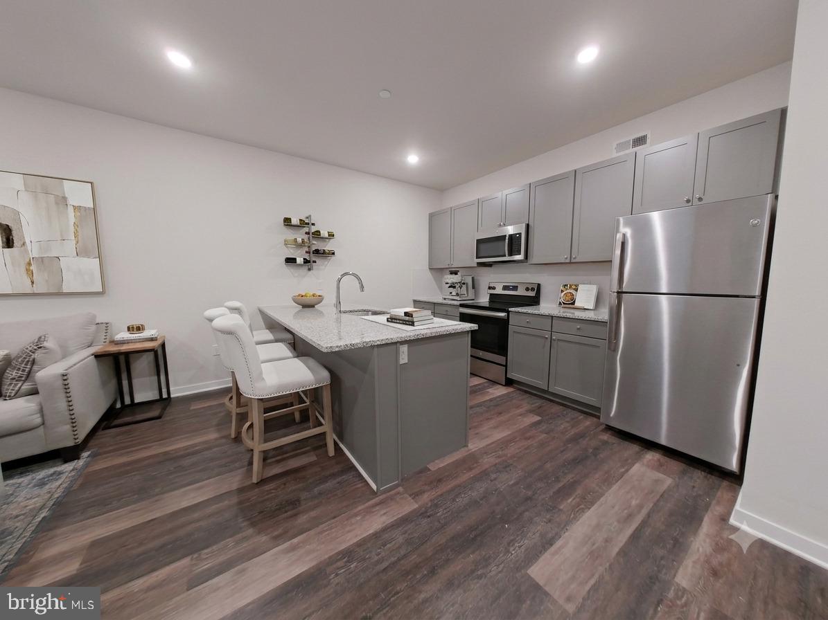 4217 Chestnut St #206 Property Photo 1