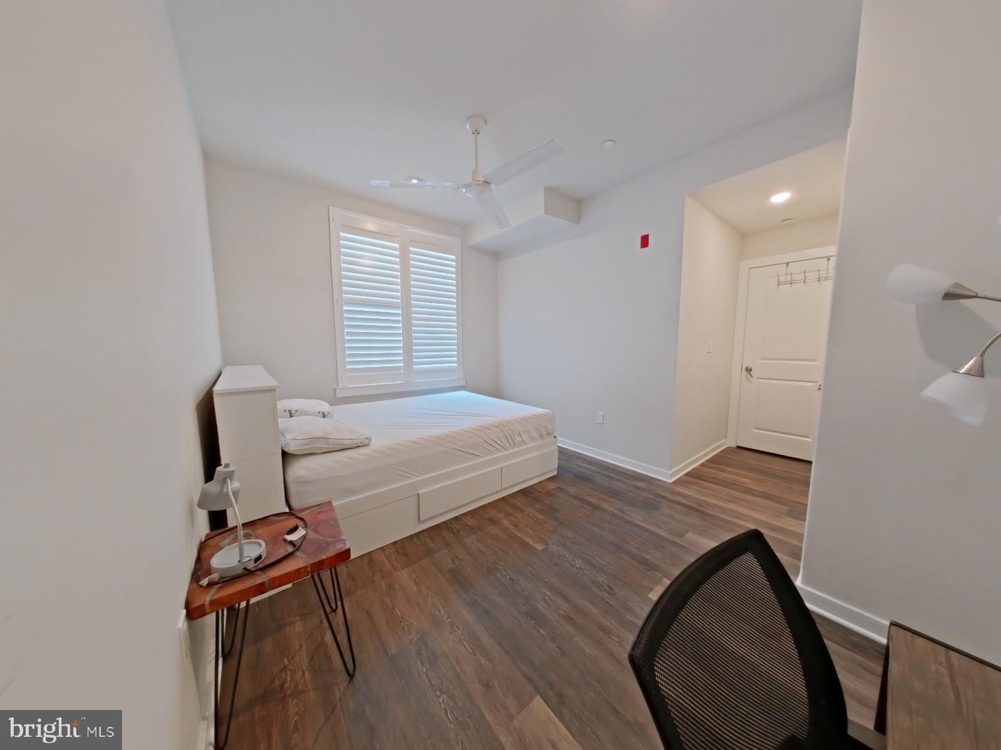 4217 Chestnut St #206 Property Photo 9