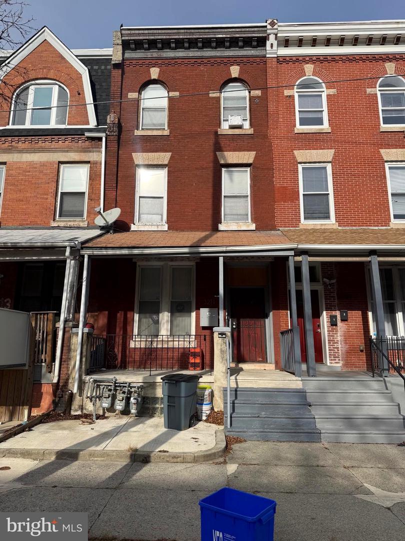 3211 W Montgomery Ave Property Photo 2