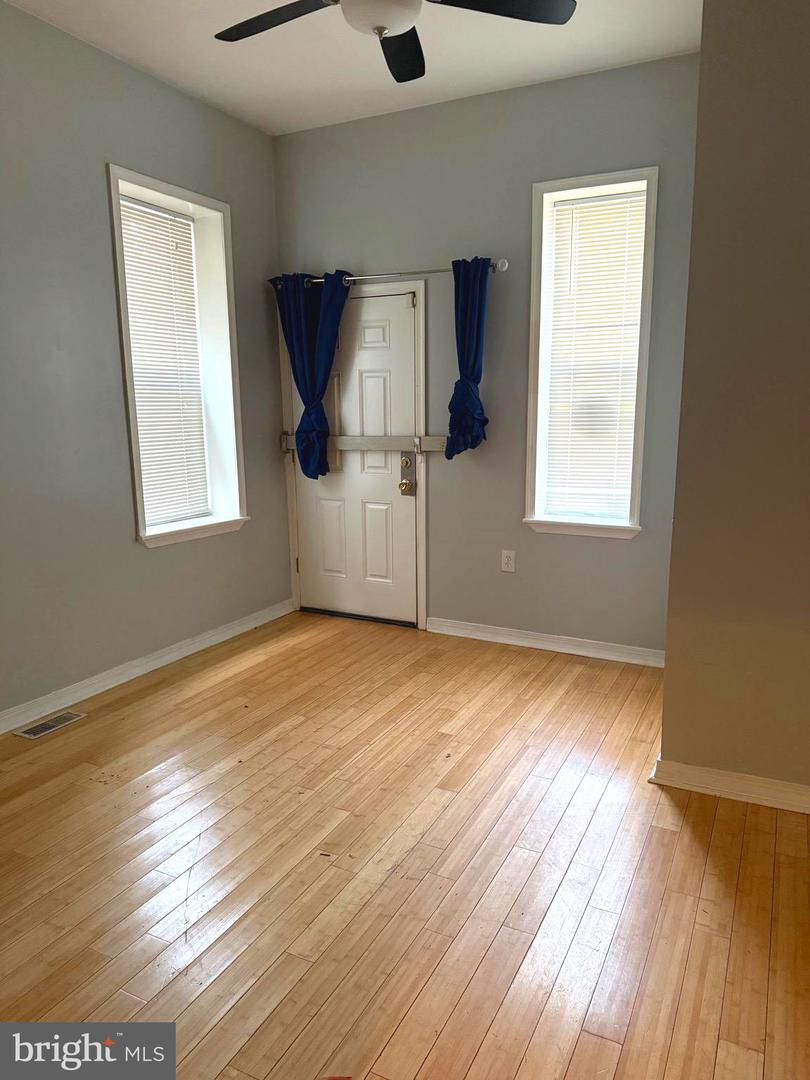 3211 W Montgomery Ave Property Photo 10