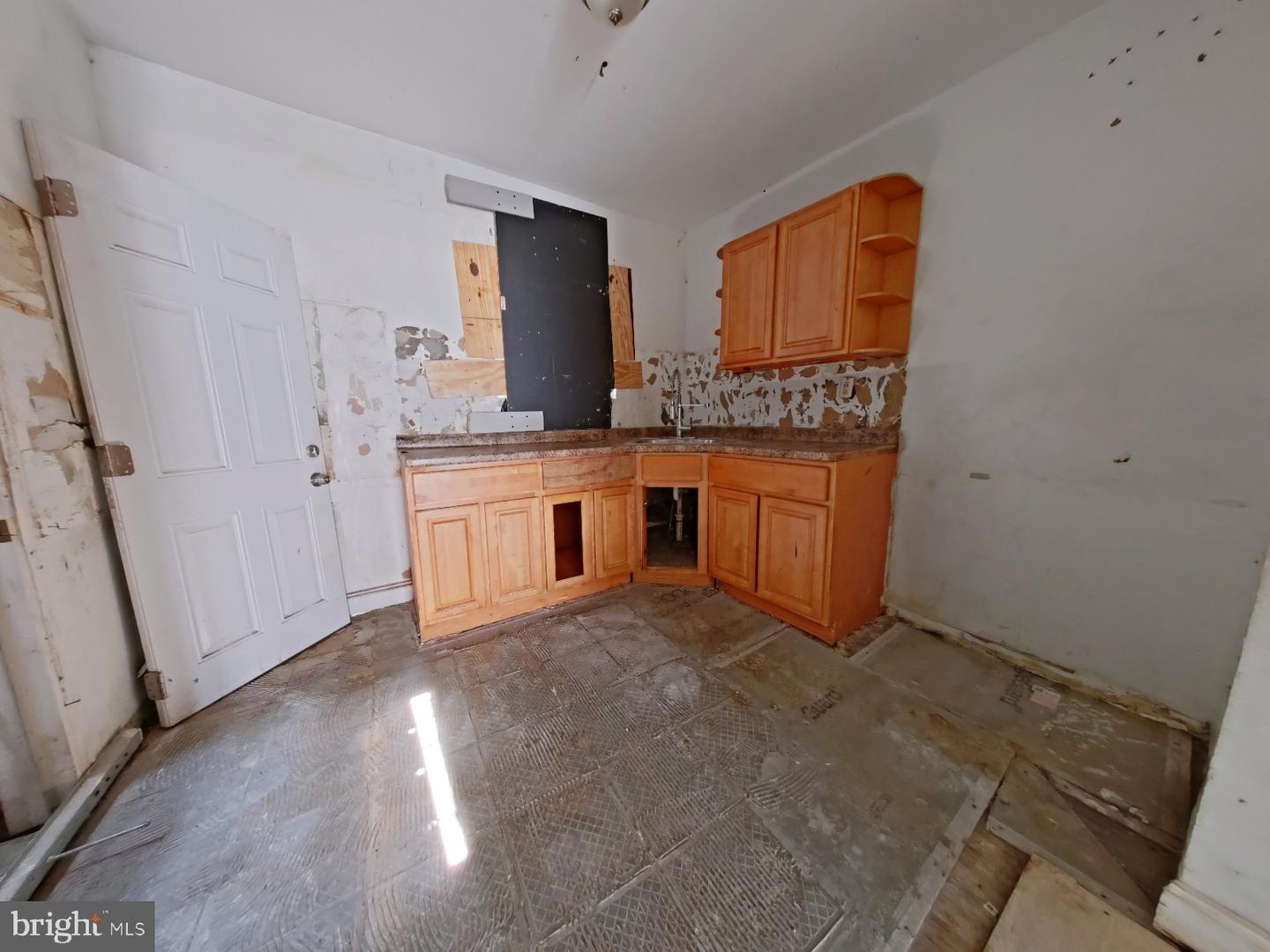 5108 Marlow St Property Photo 5