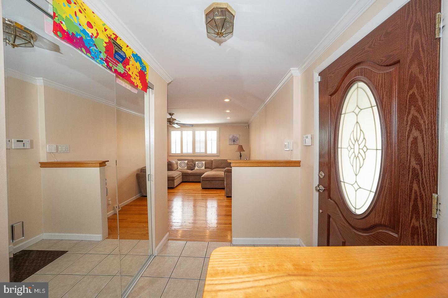 8910 Sylvia Ln Property Photo 5