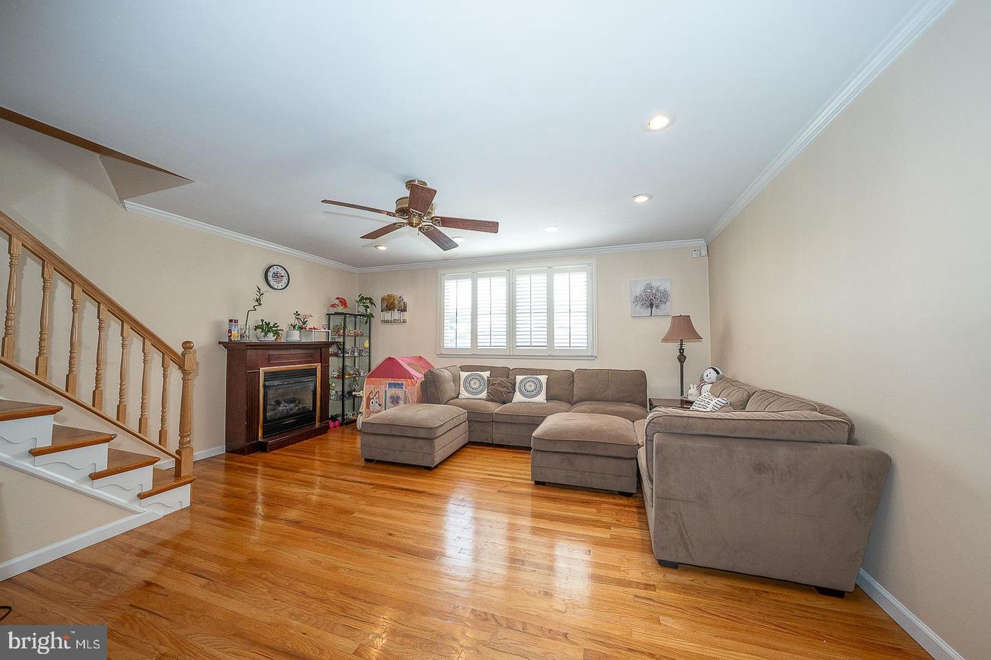 8910 Sylvia Ln Property Photo 6
