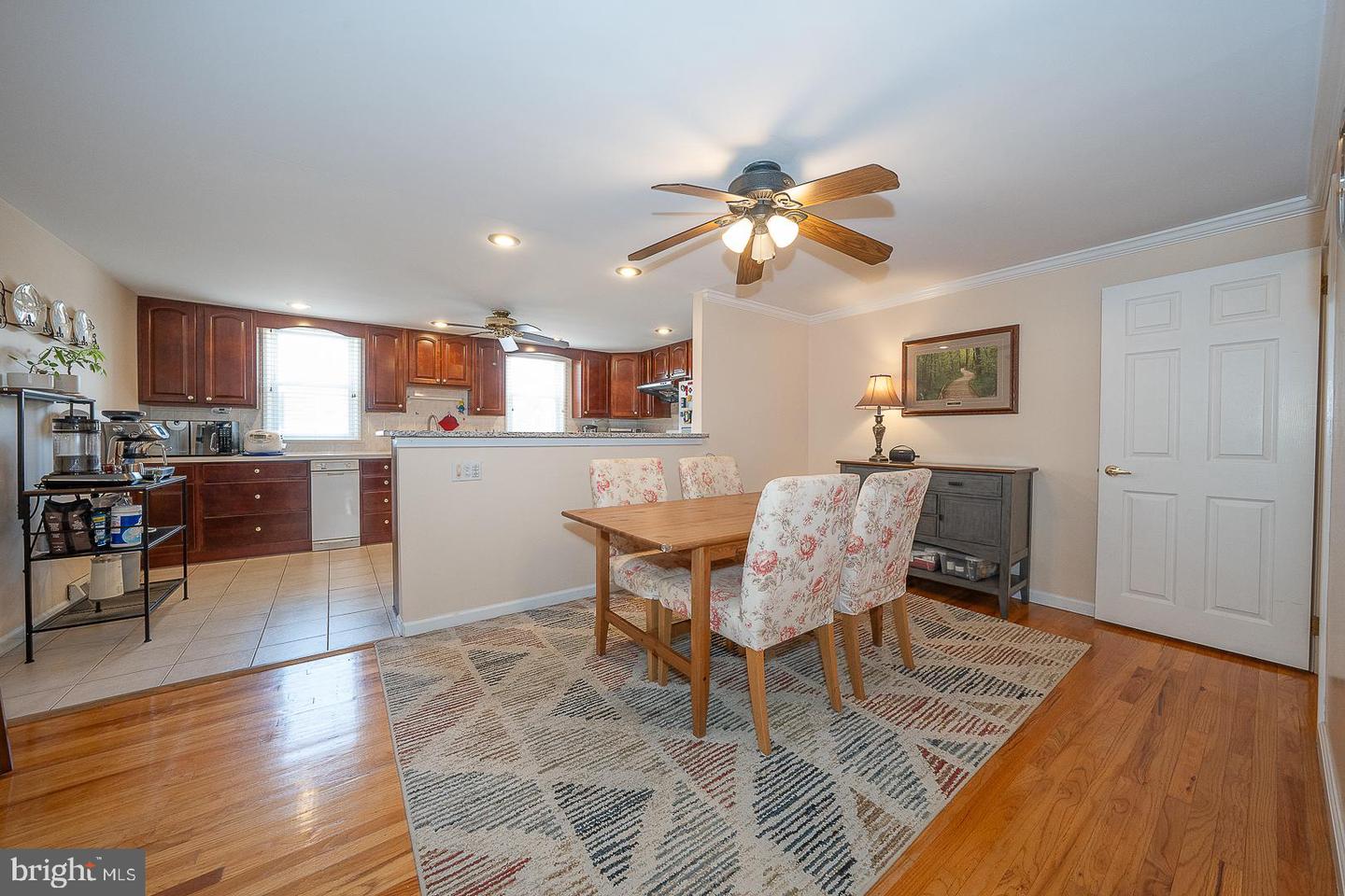 8910 Sylvia Ln Property Photo 12