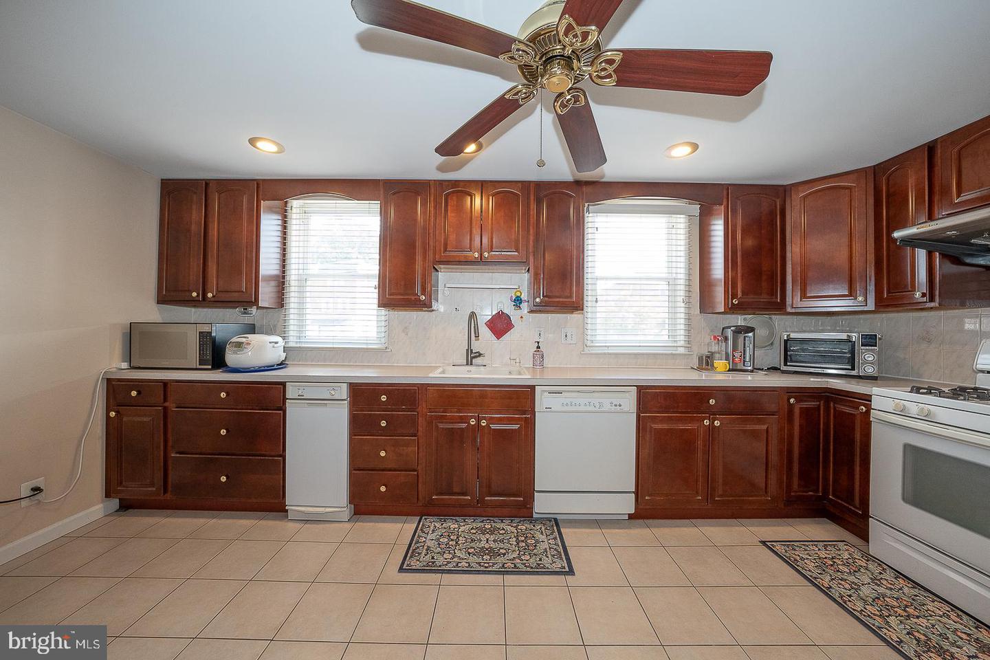 8910 Sylvia Ln Property Photo 16