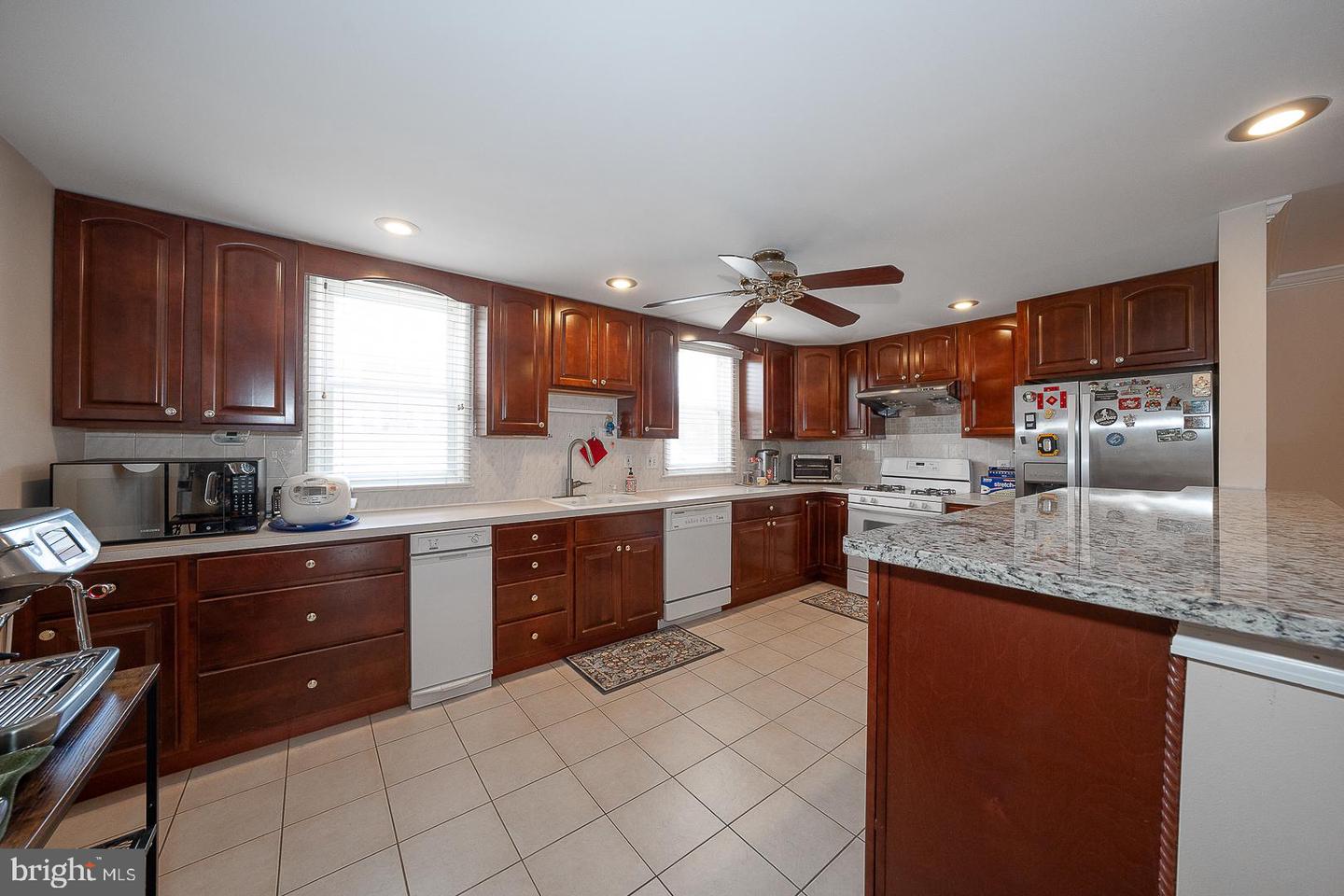 8910 Sylvia Ln Property Photo 17