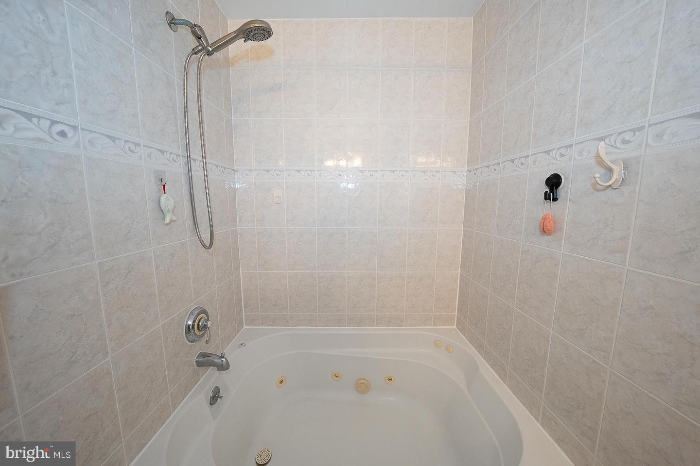 8910 Sylvia Ln Property Photo 28