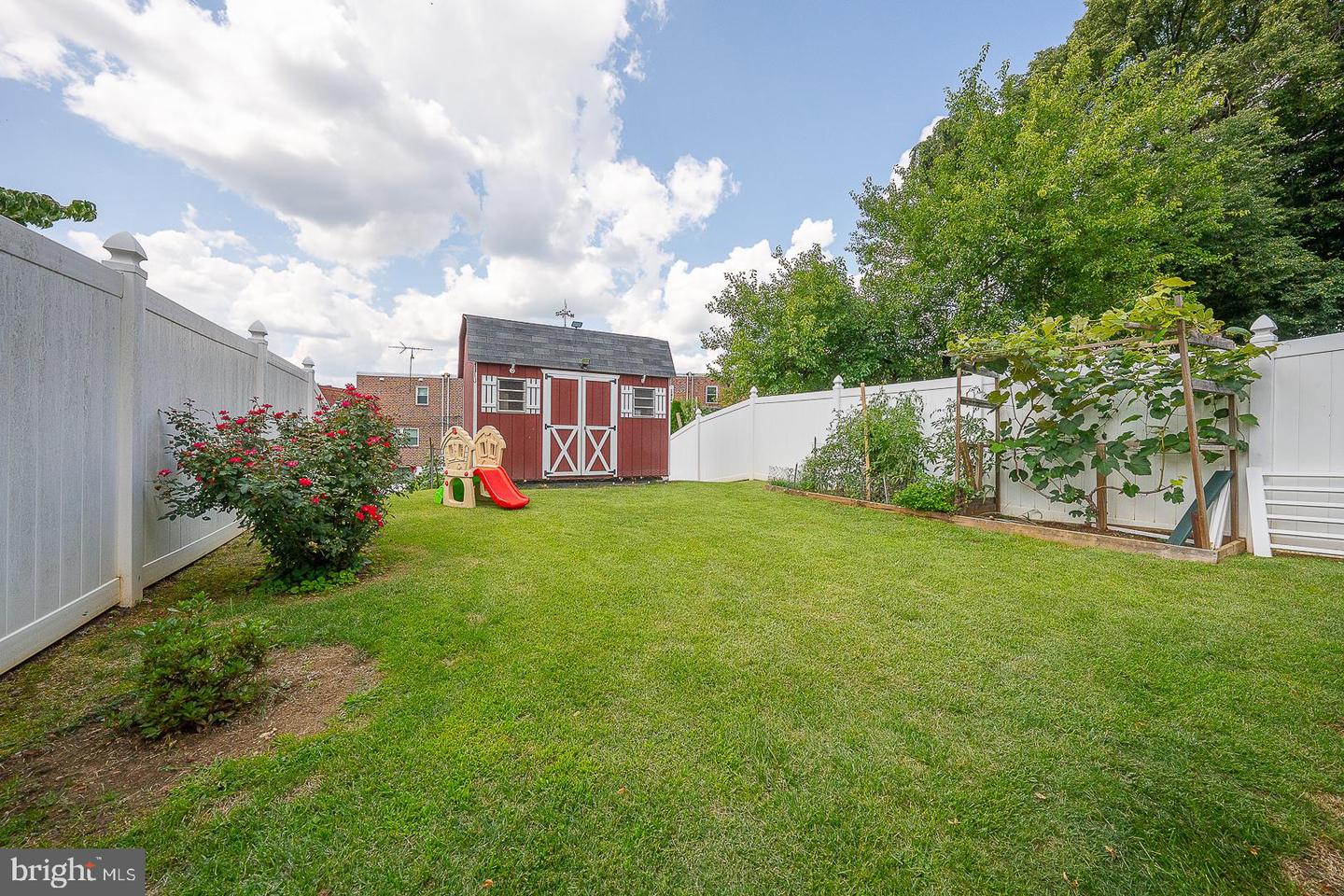 8910 Sylvia Ln Property Photo 49