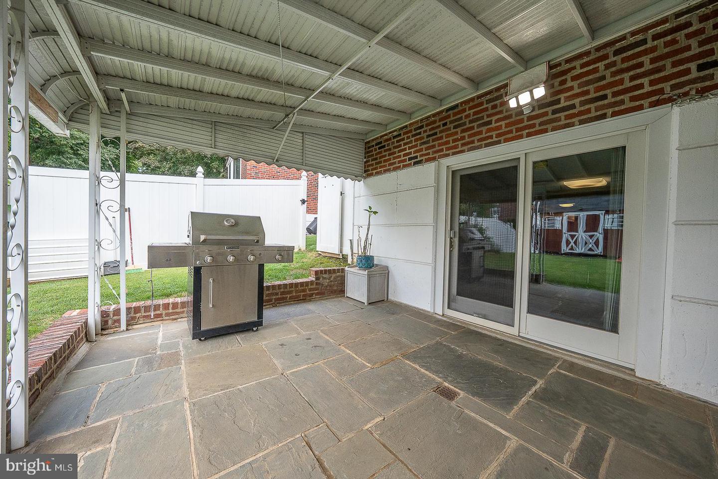 8910 Sylvia Ln Property Photo 52
