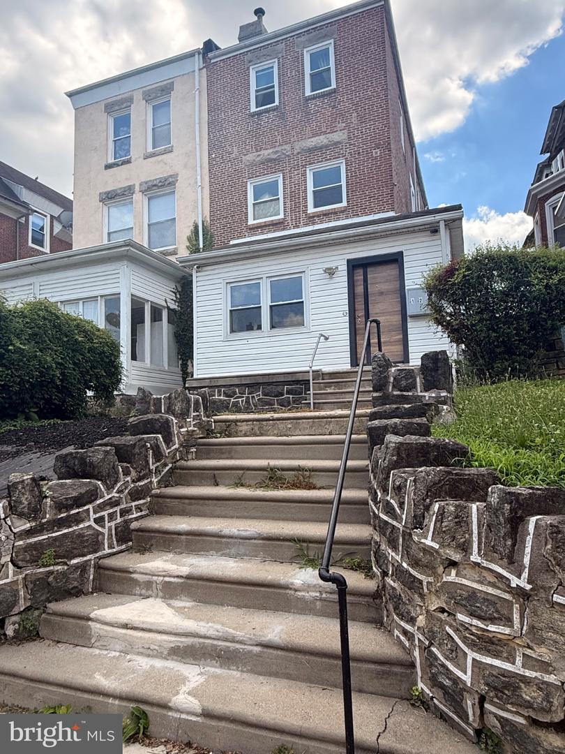822 WYNNEWOOD RD #2 Property Photo 1
