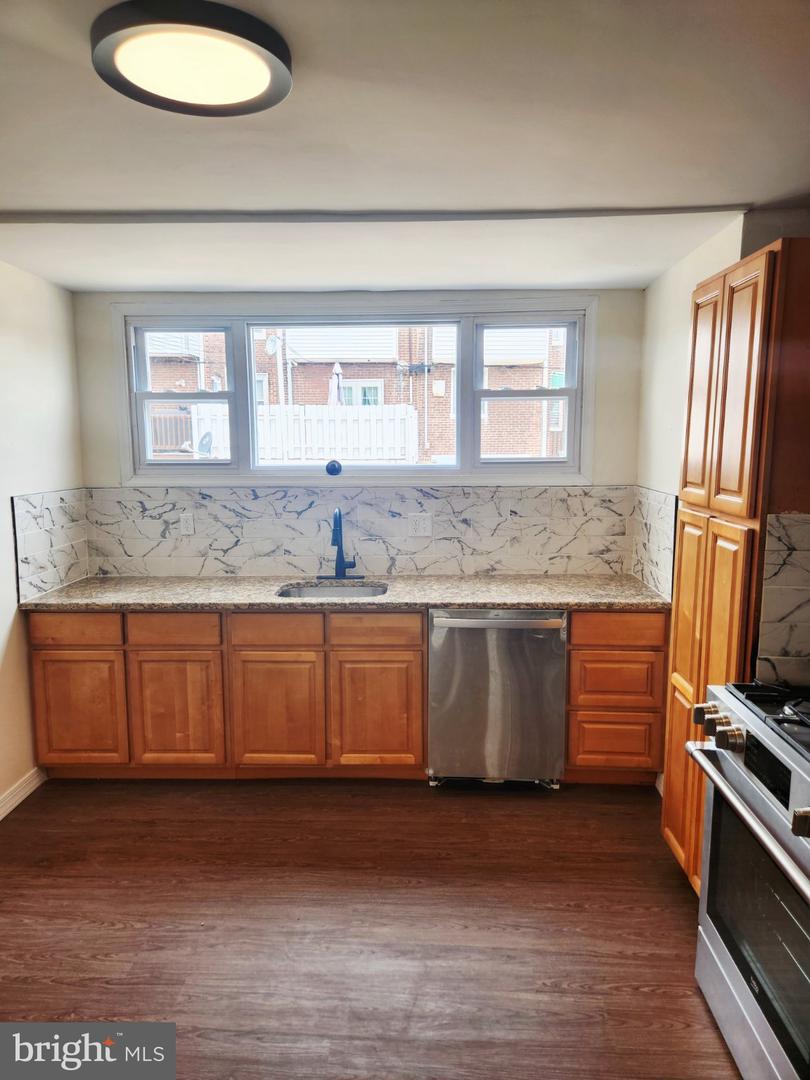 1853 Widener Pl Property Photo 8