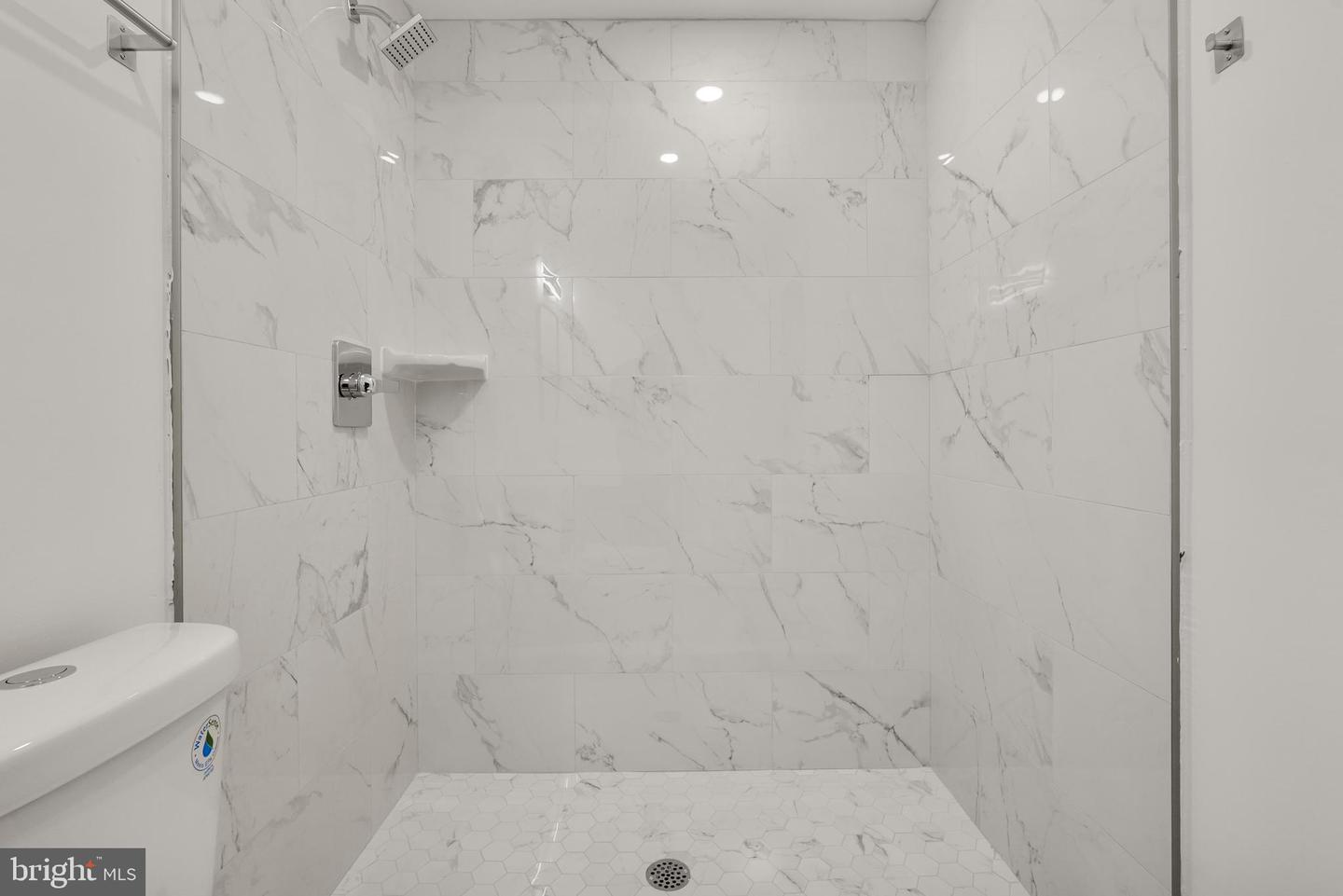 2325 Germantown Ave #1 Property Photo 13