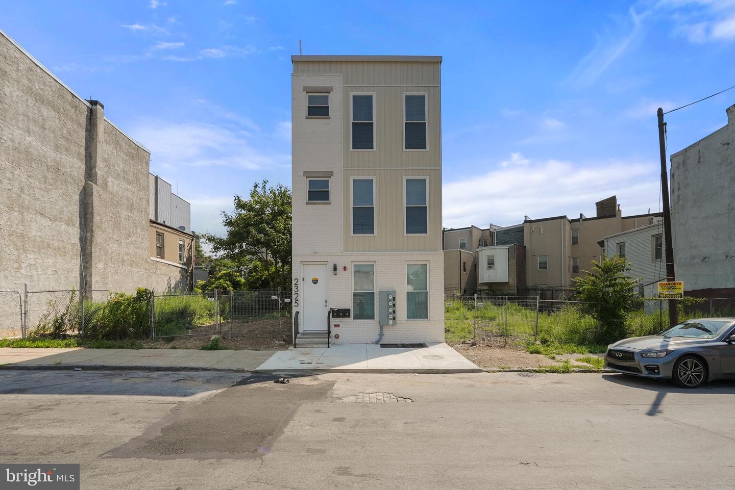 2325 GERMANTOWN AVE #2 Property Photo 1