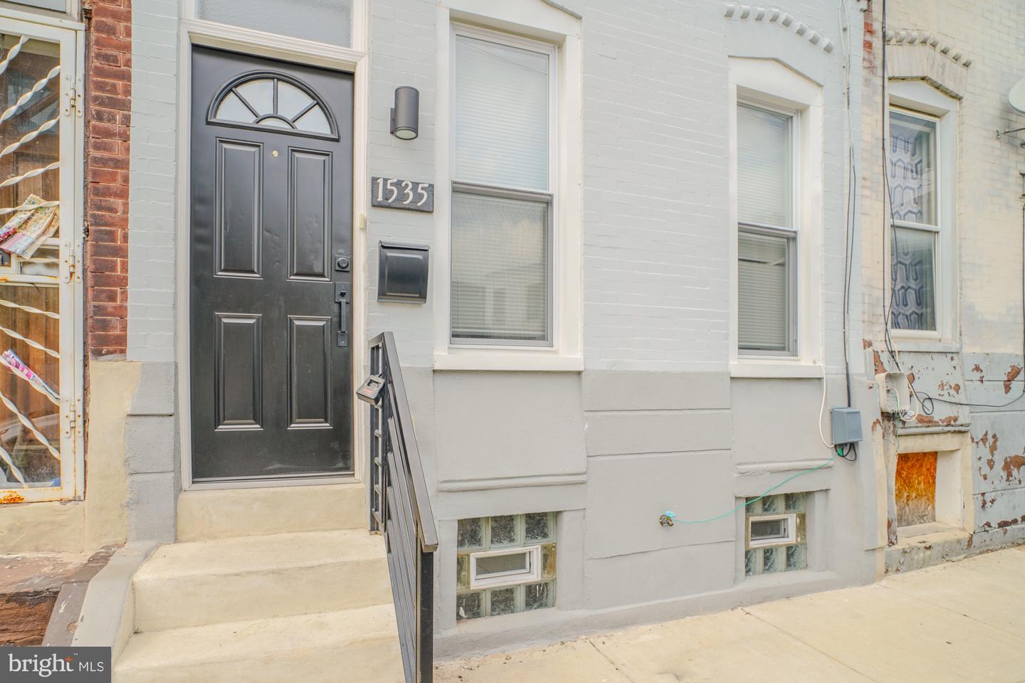 1535 W SELTZER ST Property Photo 1