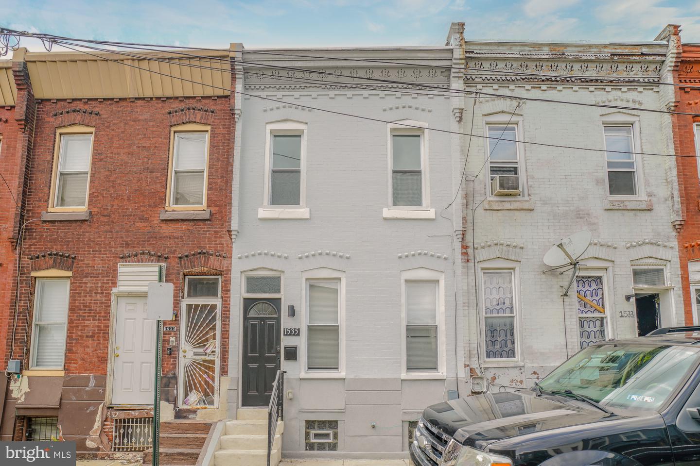 1535 W Seltzer St Property Photo 2