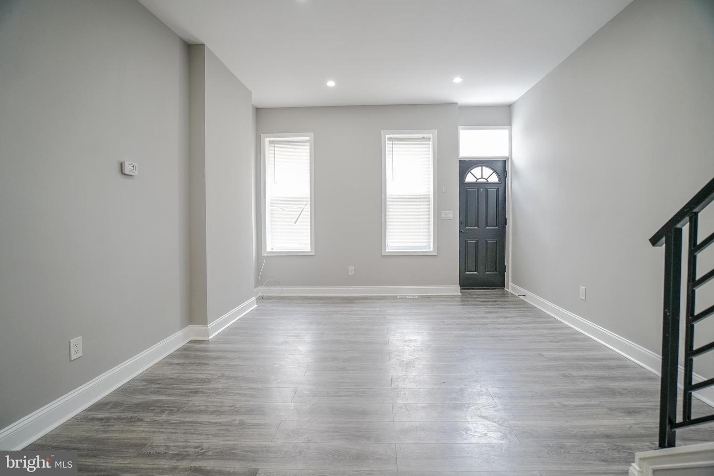 1535 W Seltzer St Property Photo 5