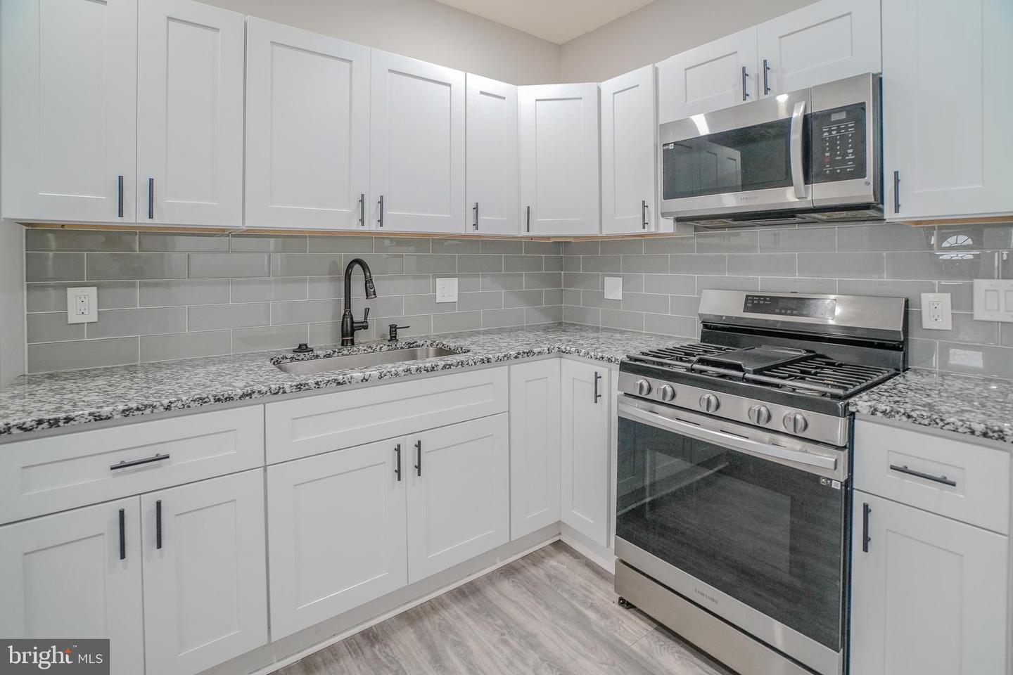 1535 W Seltzer St Property Photo 13