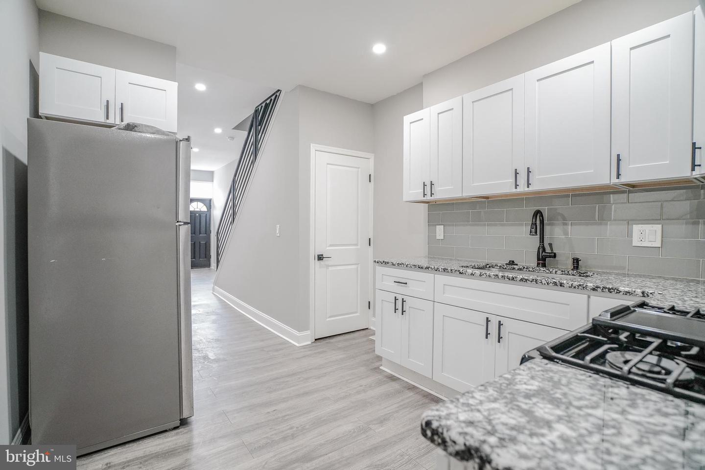 1535 W Seltzer St Property Photo 15