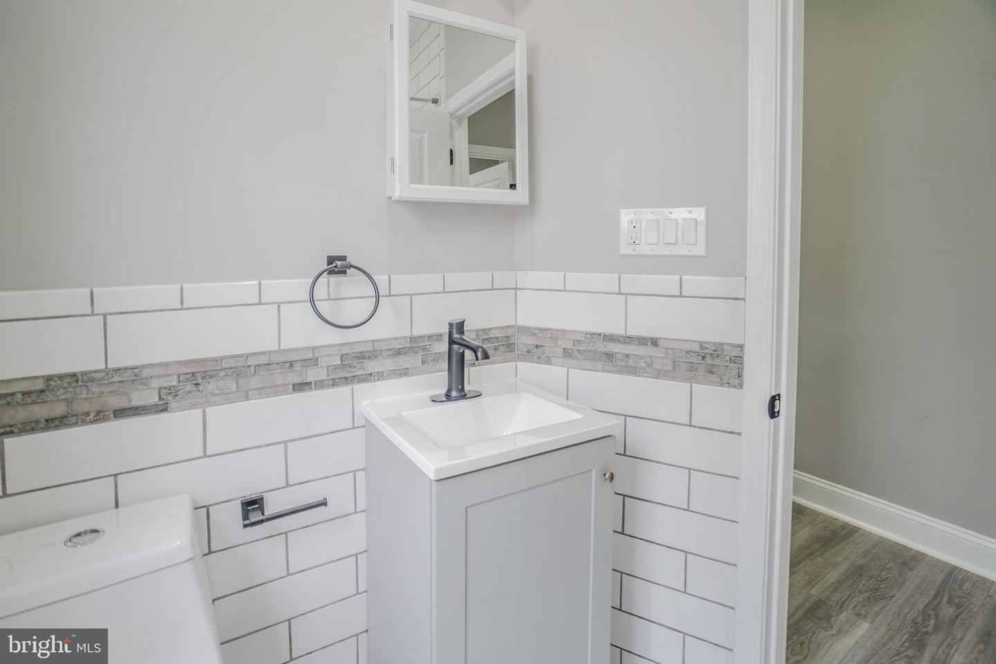 1535 W Seltzer St Property Photo 23