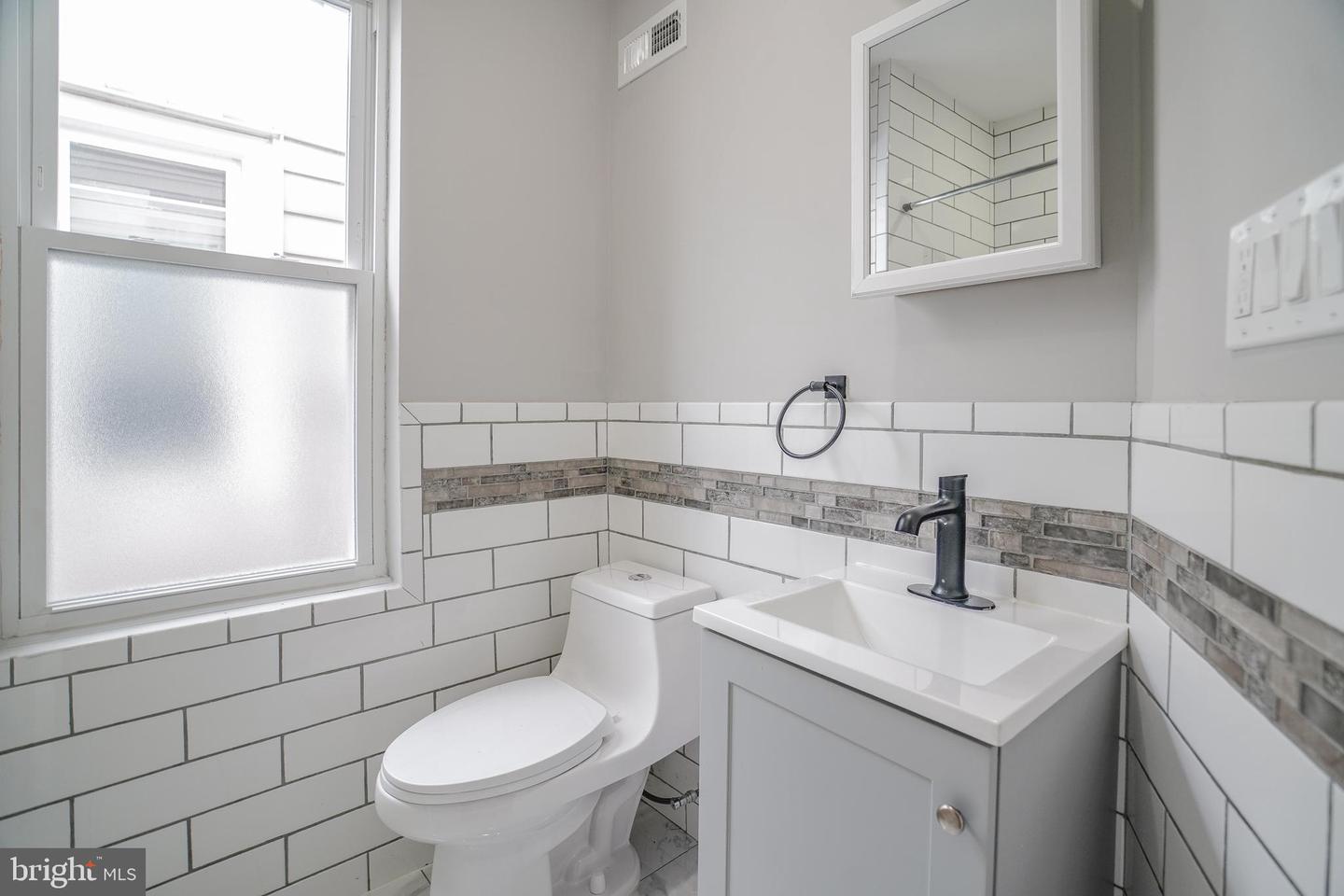 1535 W Seltzer St Property Photo 24