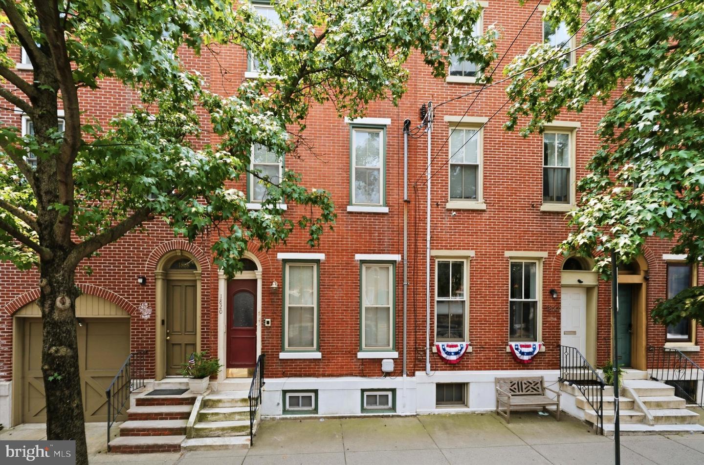 1820 Fairmount Ave Property Photo 3