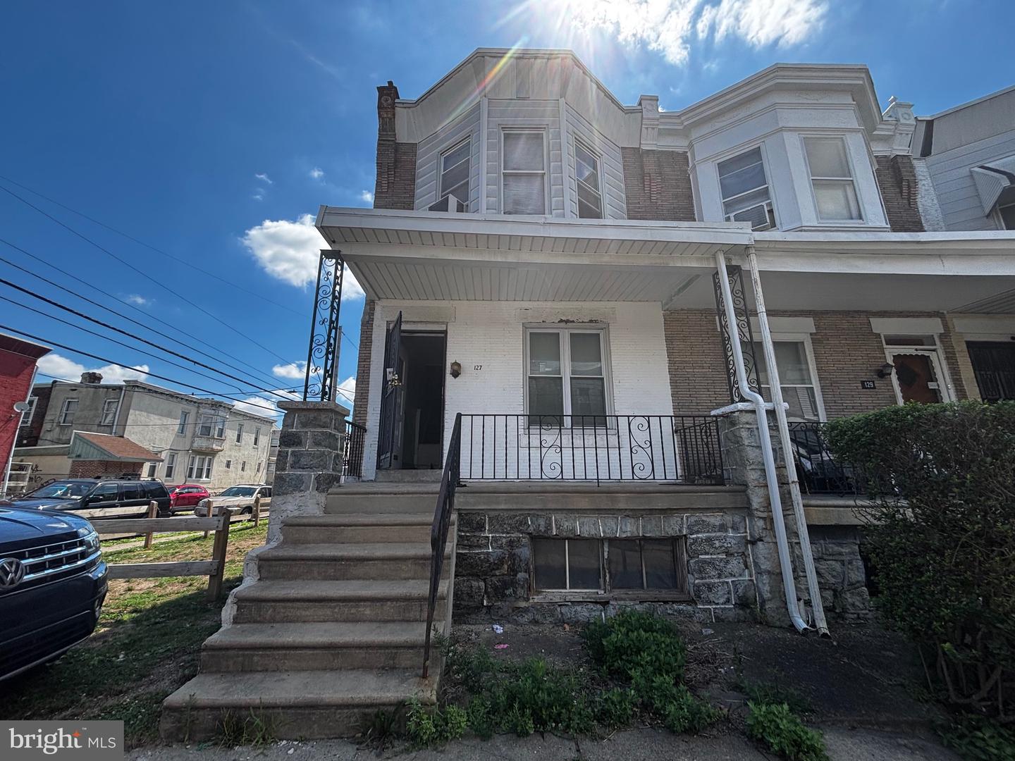 127 S Peach St Property Photo 1