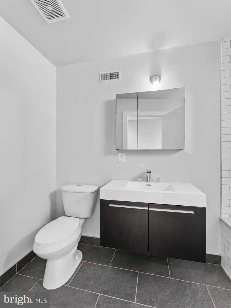 2225 Coral St Property Photo 24