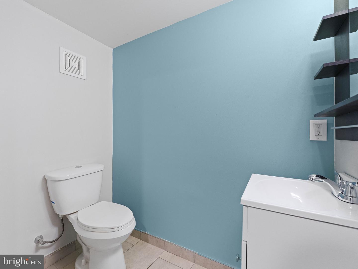 2225 Coral St Property Photo 27