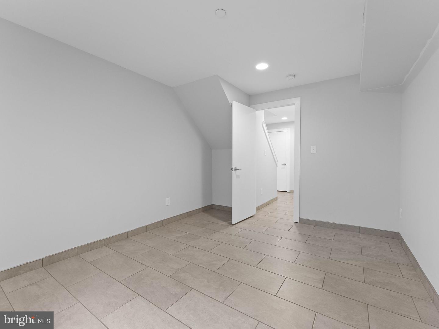 2225 Coral St Property Photo 29