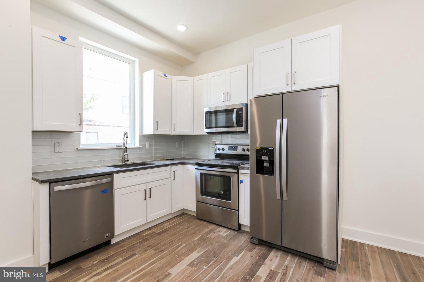 1431 Brown St #5 Property Photo 6