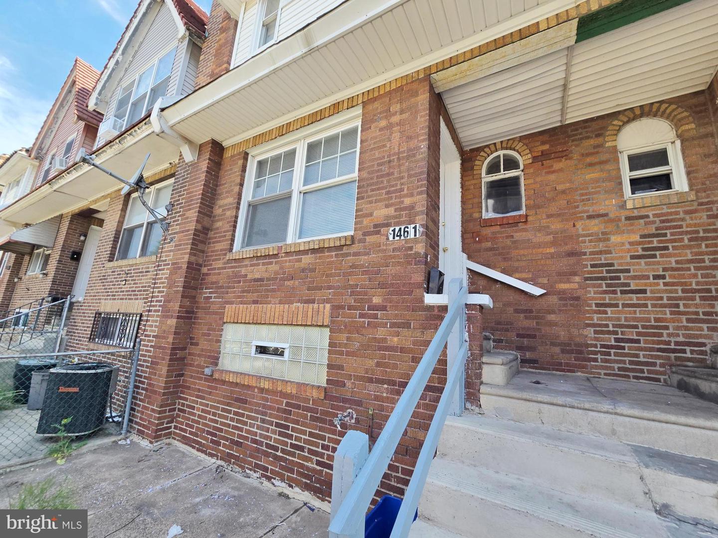 1461 Lardner St Property Photo 18