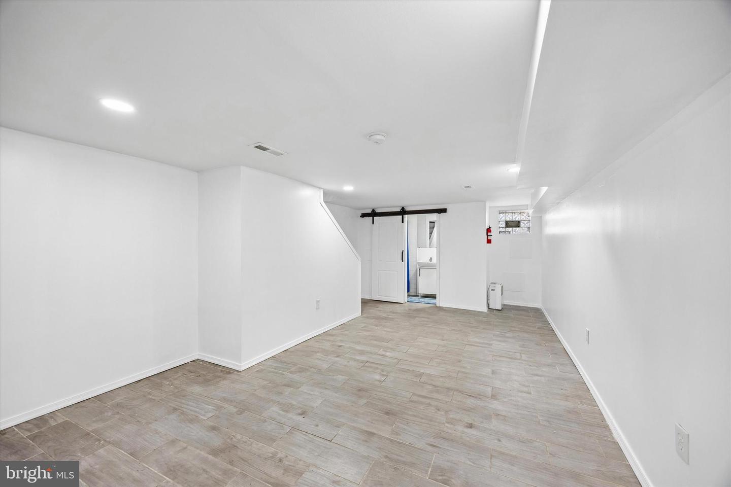 2308 Nicholas St Property Photo 16