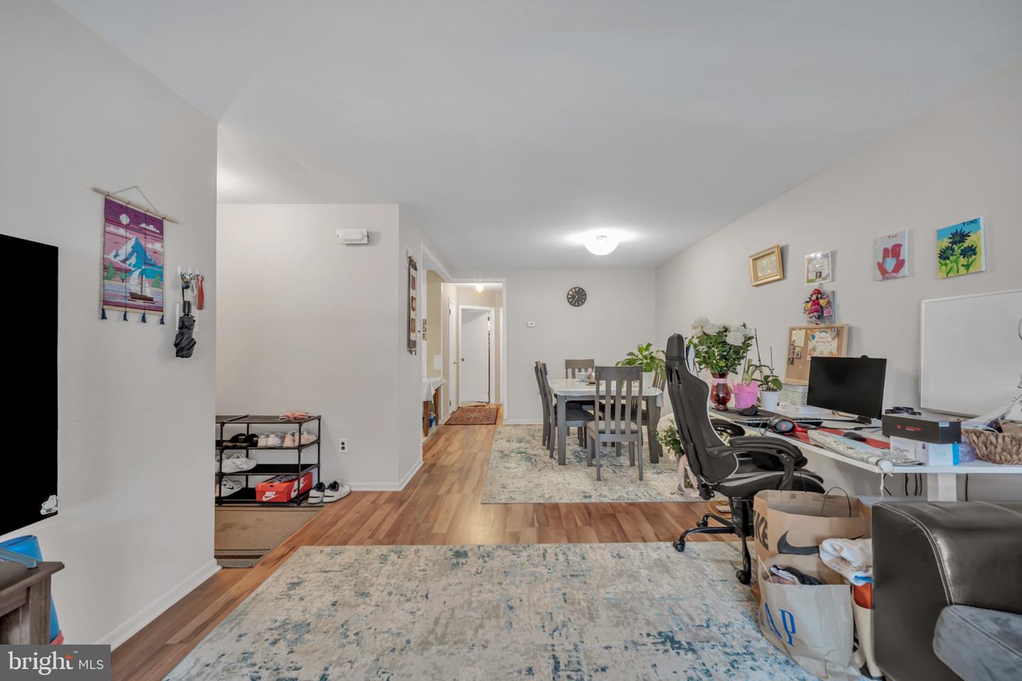 8919 Alton St Property Photo 5