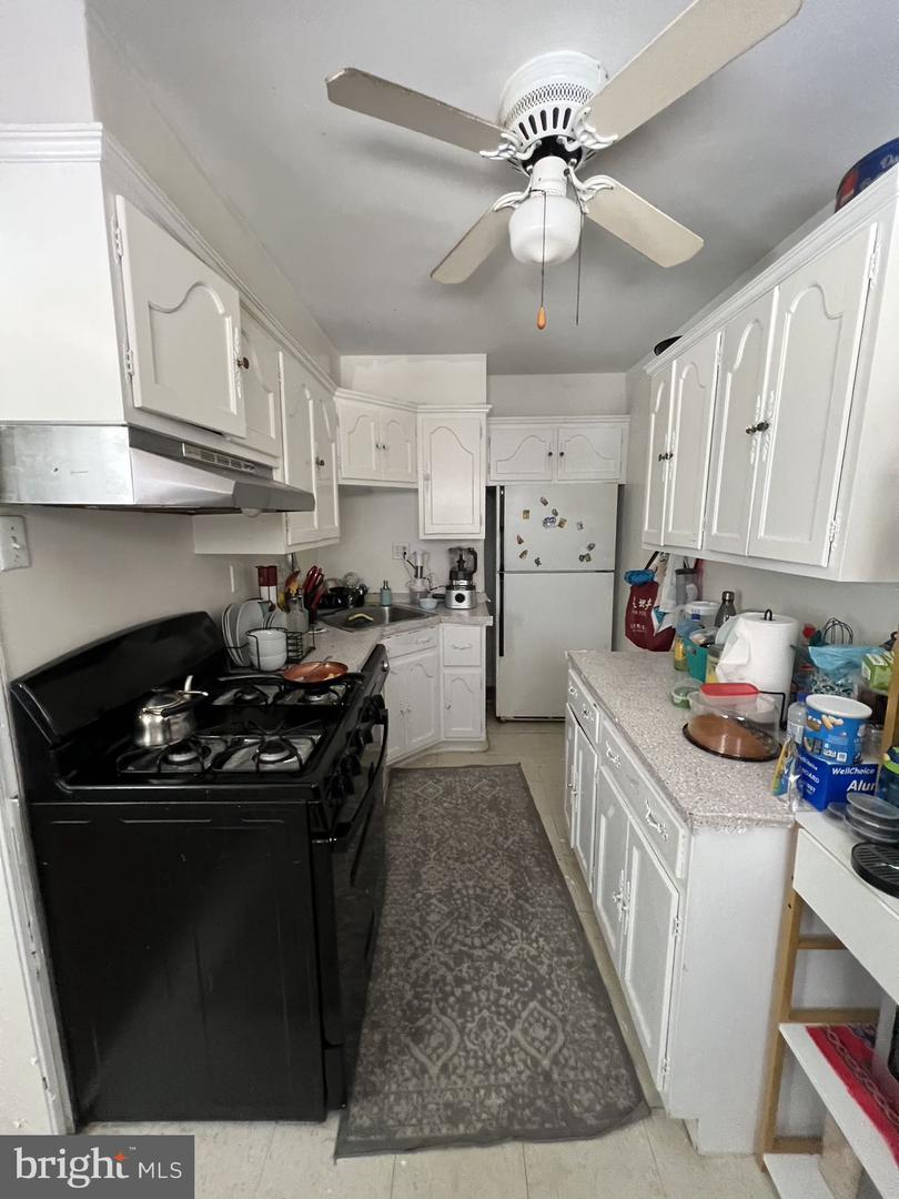 2814 Rawle St Property Photo 2