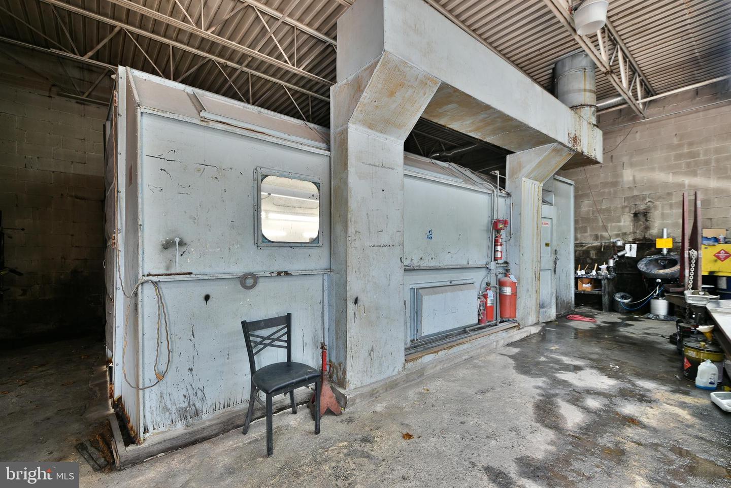 601 W Fisher Ave Property Photo 8