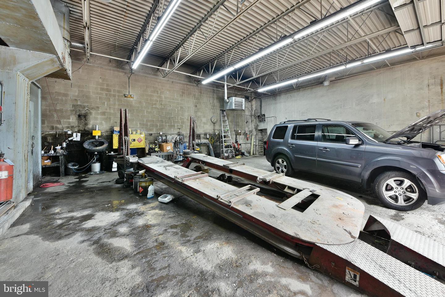 601 W Fisher Ave Property Photo 11