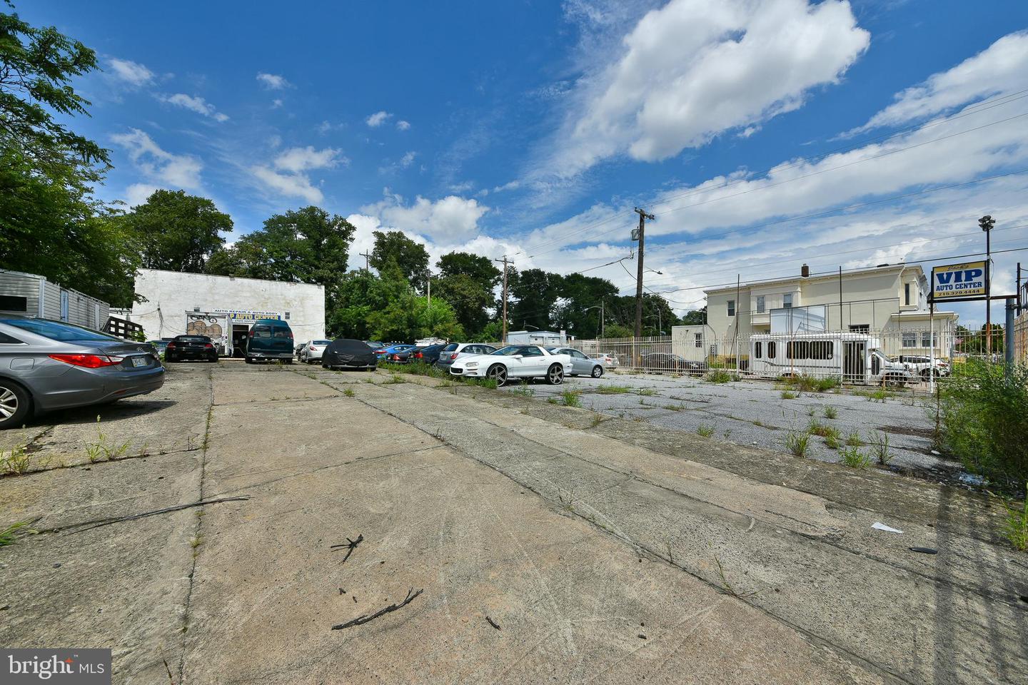 601 W Fisher Ave Property Photo 28