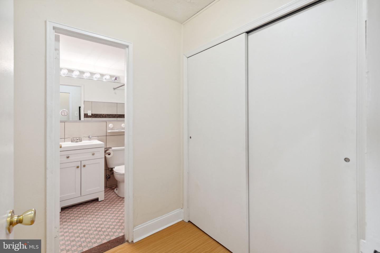 2101 Chestnut St #909 Property Photo 11