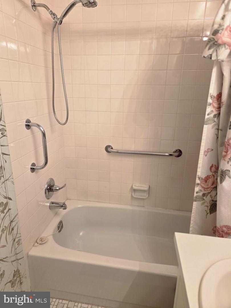 10201 Bustleton Ave #b30 Property Photo 8