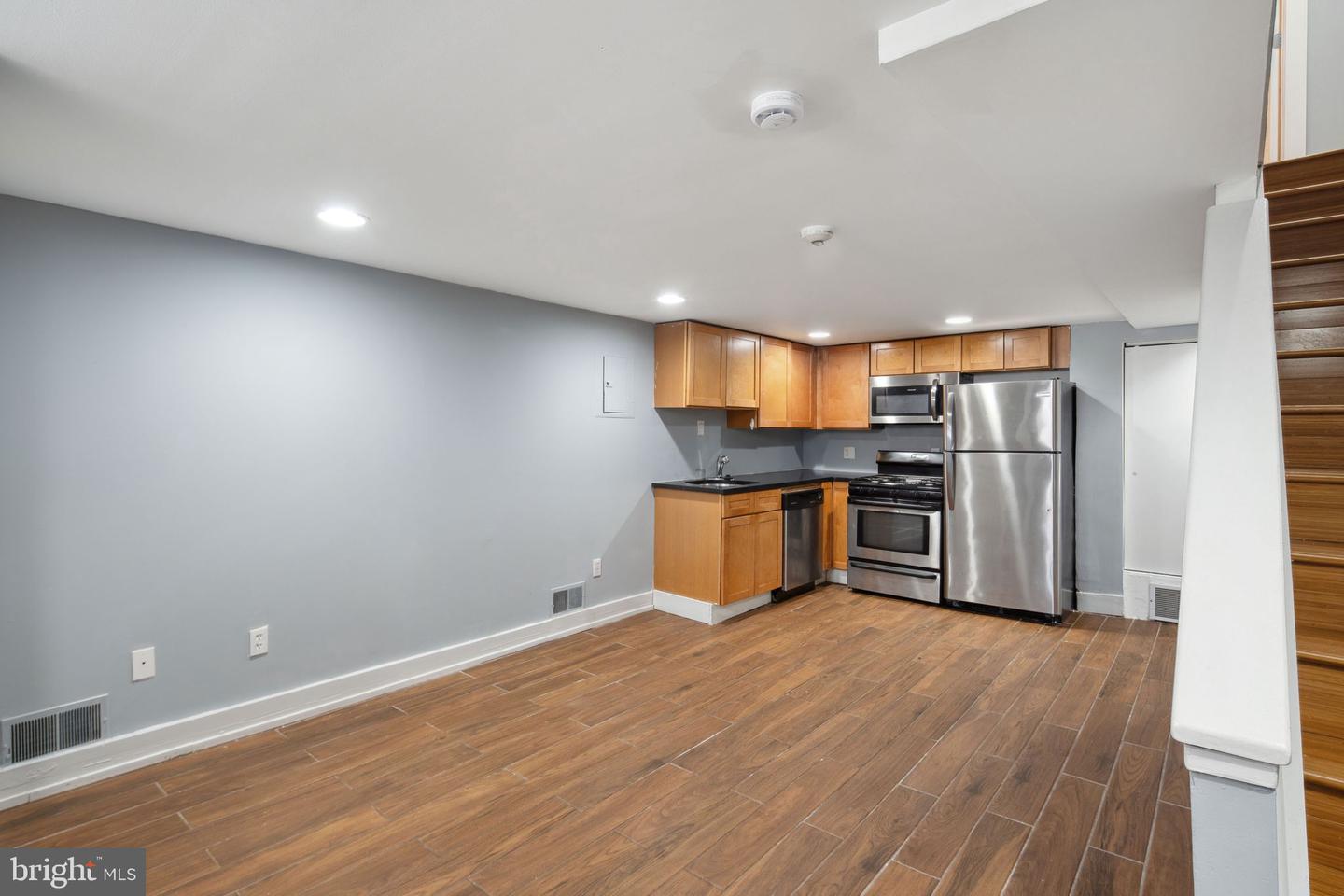 2351 Christian St #b Property Photo 1